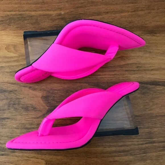 GOOD AMERICAN Neon Pink Cinderella‎ Lucite Wedge Heel Thong Scuba Womens Size 4 - Picture 9 of 13